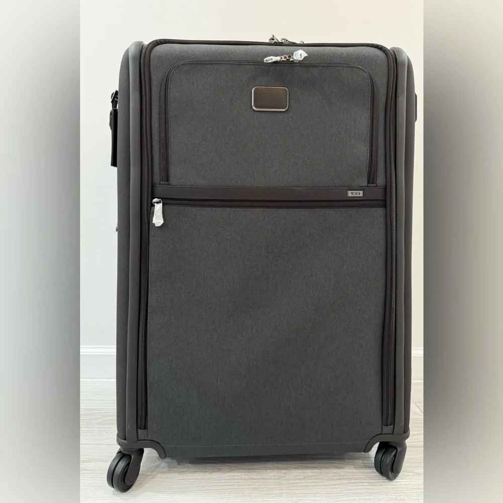 TUMI ALPHA Extended Trip Expandable 4 Wheeled Packing Case